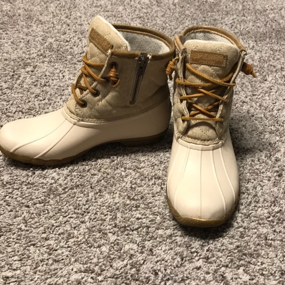 light pink duck boots